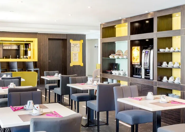 Western Journel Juan-les-pins Hotel