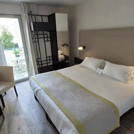 Отель Western Journel Juan-les-pins 3*