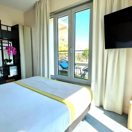 Western Journel & Roof Antibes-juan-les-pins 3* 앙티브