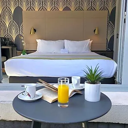 Western Journel & Roof Antibes-juan-les-pins 3*