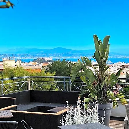 Western Journel & Roof Antibes-juan-les-pins فندق 3*