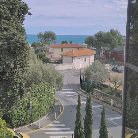 Western Journel Antibes-juan-les-pins Hotel