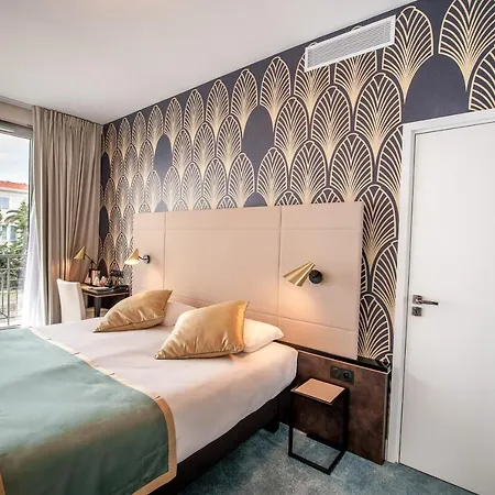 ホテル Western Journel Juan-les-pins 3*