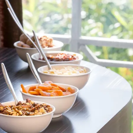 Western Journel Juan-les-pins Hotel