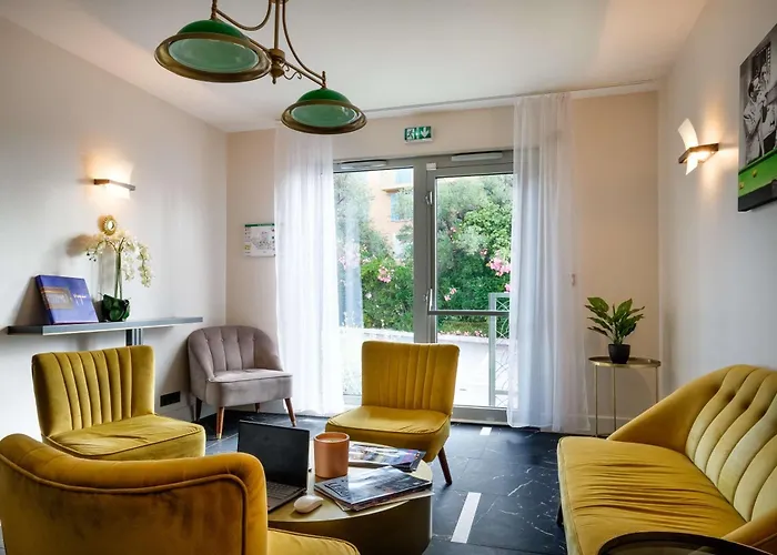 Western Journel Juan-les-pins 3* Антиб