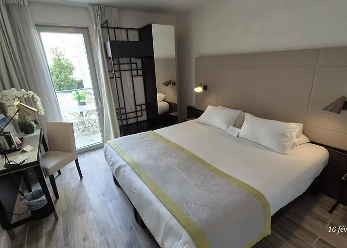 Отель Western Journel Juan-les-pins 3*