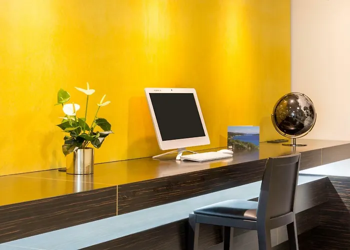 Western Journel Juan-les-pins Отель Антиб