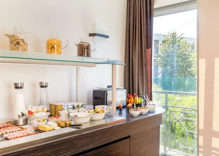 Отель Western Journel Juan-les-pins 3*