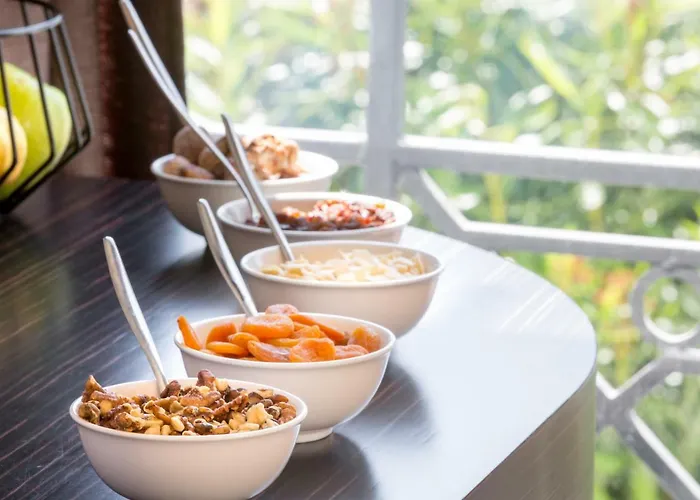 Western Journel Juan-les-pins Hotel